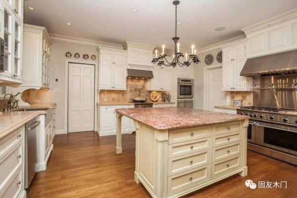 整木定制好，還是木工打制的家具好呢？