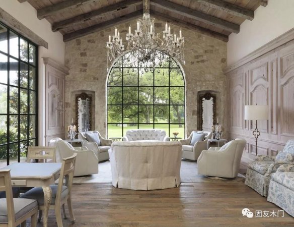 純原木護墻包裹著的完美生活