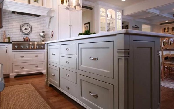 固友整木定制衣柜，讓生活充滿貴族范